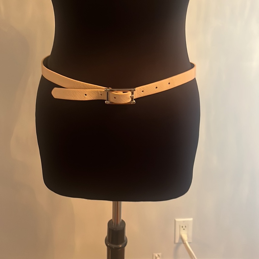 Women’s belt size small Steve Madden